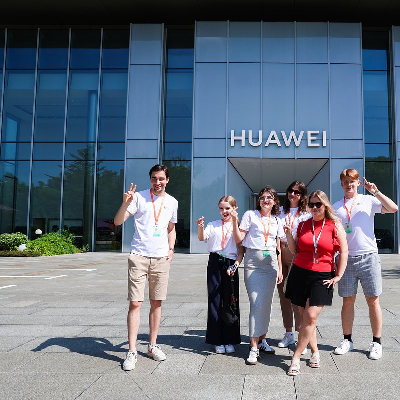 Huawei shop picture.jpg