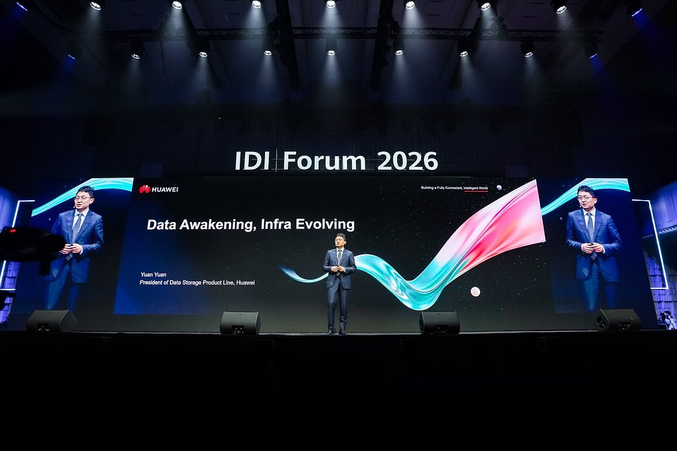 Wystąpienie "Data Awakening, Infra Evolving" podczas IDI Forum