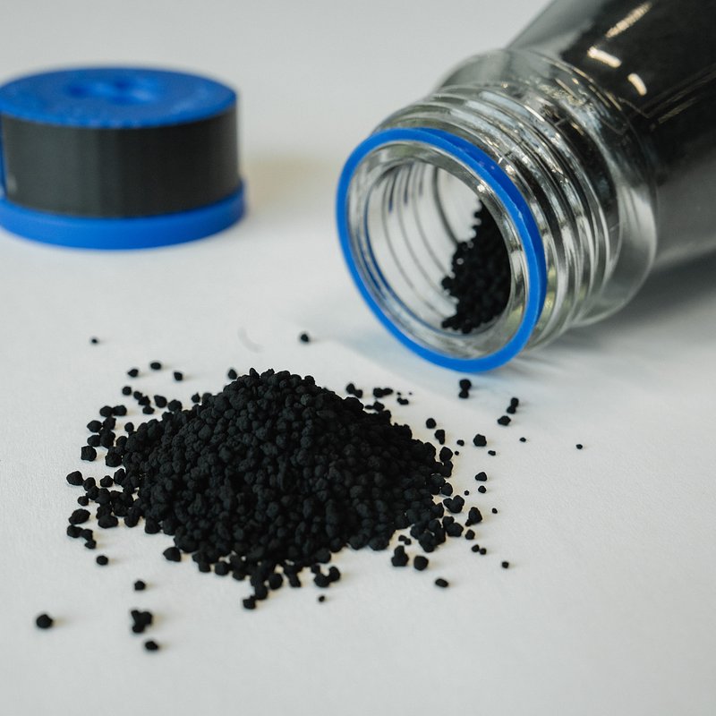 continental_pp_carbonblack.jpg