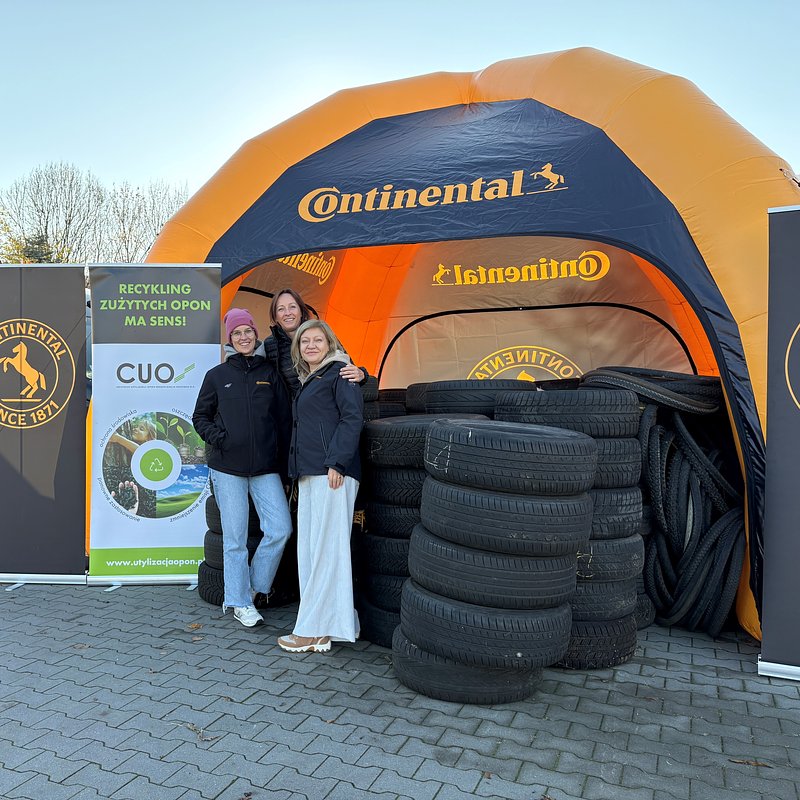 Anna Burakowska z zespołem.jpg