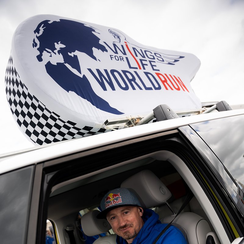 Adam Małysz za kierownicą Catcher Cara, fot. Damian Kramski.jpg