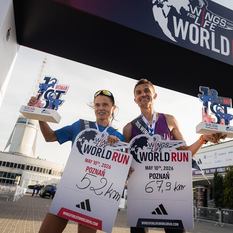 Dariusz Nożyński i Monika Brzozowska, zwycięzcy 13. edycji Wings for Life World Run, fot. Bartosz Woliński.jpg