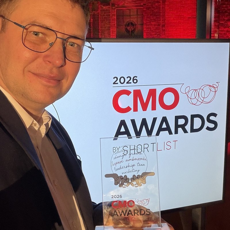 CMO Awards - Tomasz Bączek odbiera nagrodę (1).jpg