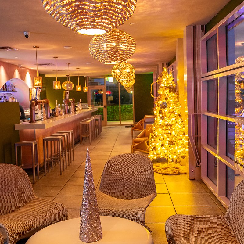 Rooftop Lounge10.jpg