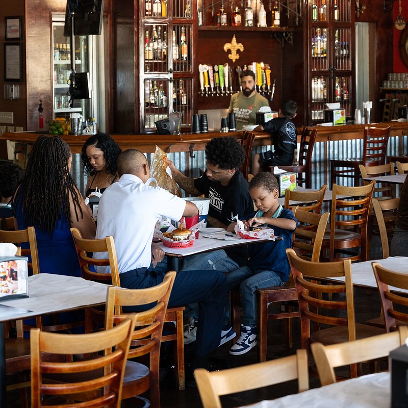 Bandera Atmosphere w Kid.jpg