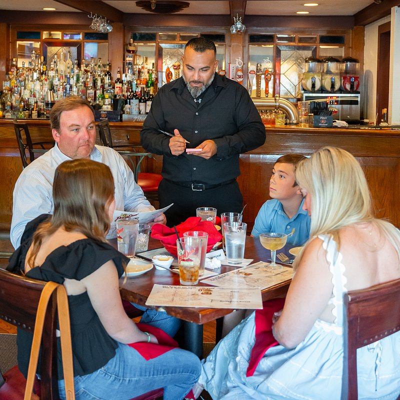 Server in Bar with Family 2.jpg