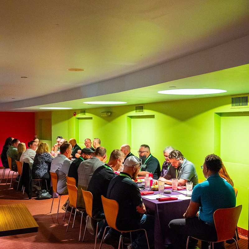 Private Dining Guests6.jpg