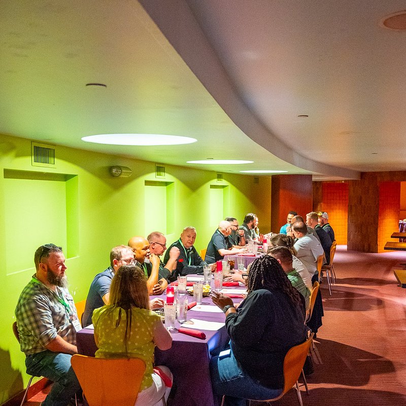 Private Dining Guests7.jpg