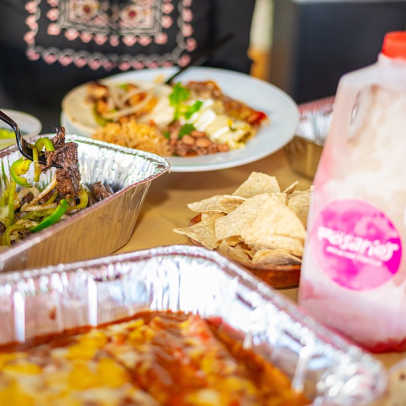 El Mejor Family Meal 6.jpg