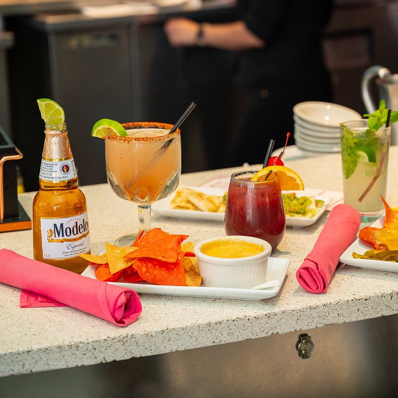 Ácenar - San - Antonio - Downtown - Thursdays1.jpg