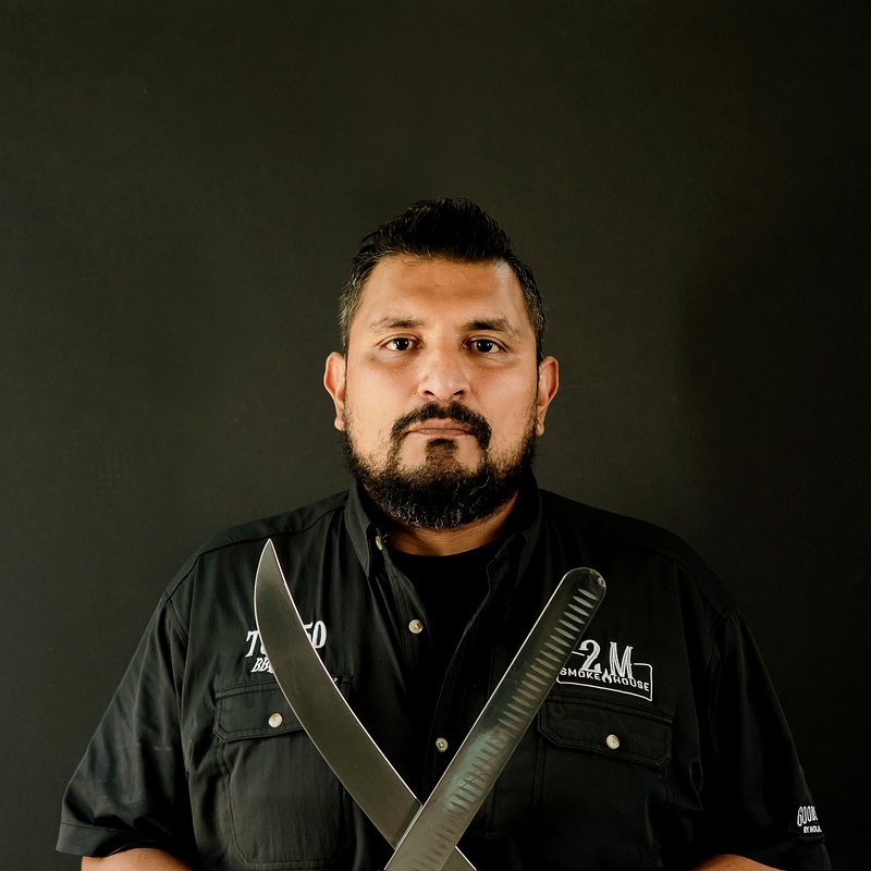 Pitmaster-Esaul-Ramos-2M-Smokehouse-San-Antonio-Texas 1.jpg