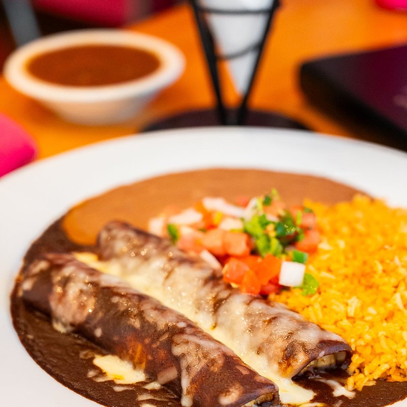 Enchiladas de Mole-10.jpg