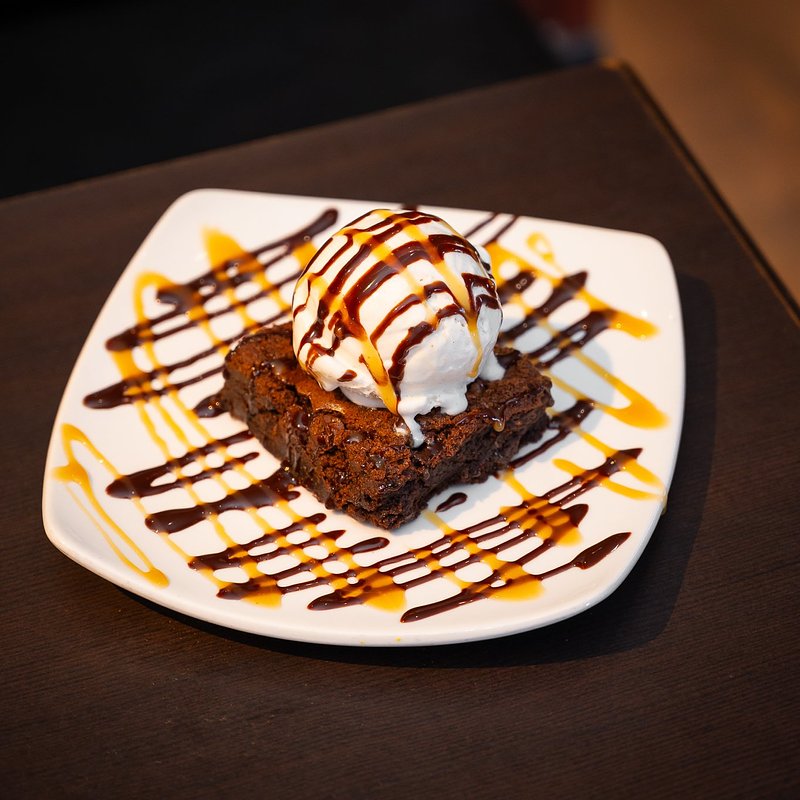 Ultimate Brownie at Embers.jpg
