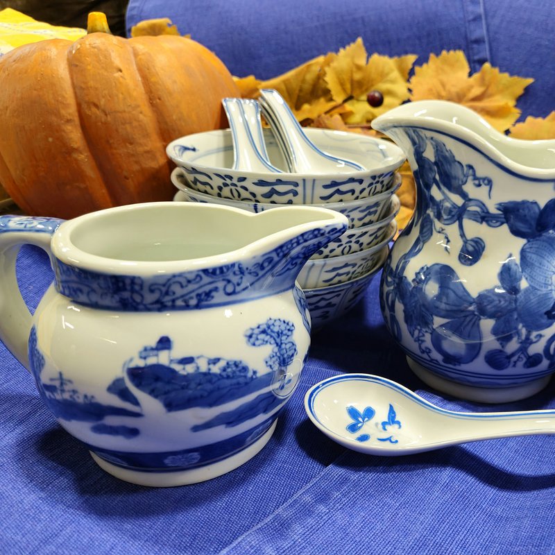 Les-Dames-Auction-Items 16.jpg