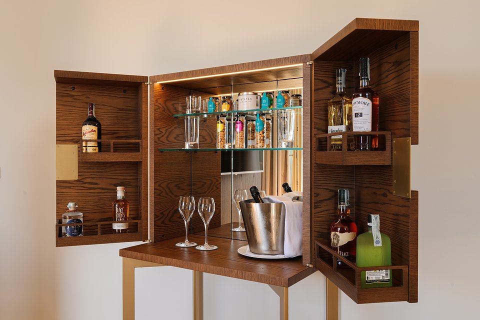 Grand Hotel Victoria_Junior Suite Lake View (8).jpg