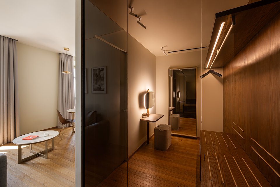 Grand Hotel Victoria_Junior Suite Lake View (4).jpg