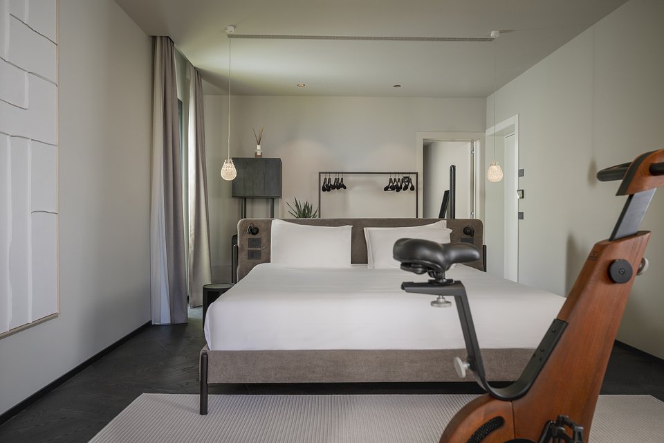 MODE HOTEL_Silenzio Sfrenato