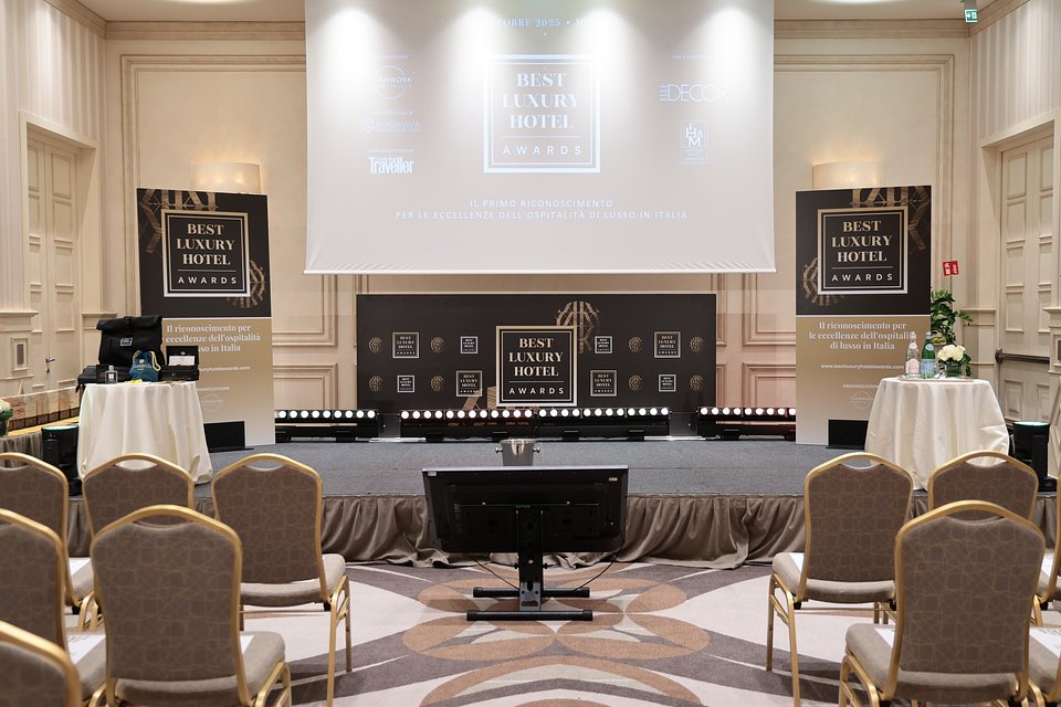 BEST LUXURY HOTEL AWARDS 2025 (7).JPG