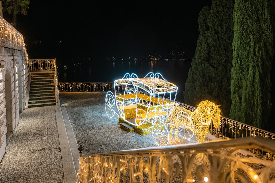 Villa Cipressi Christmas Garden_1.jpg