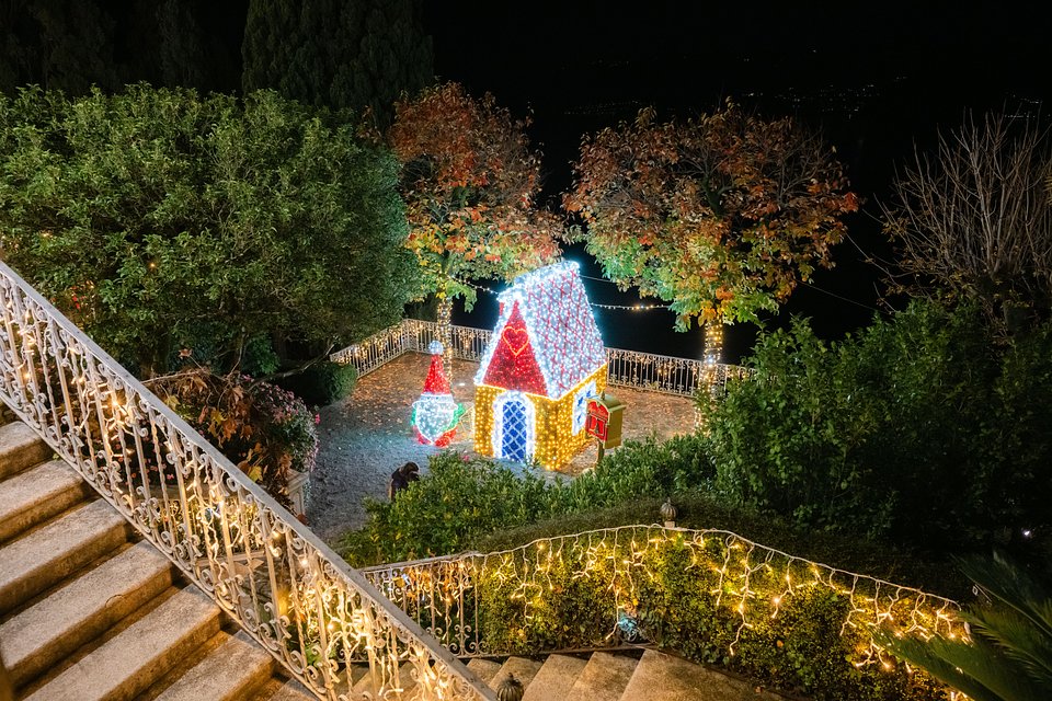 Villa Cipressi Christmas Garden_4.jpg