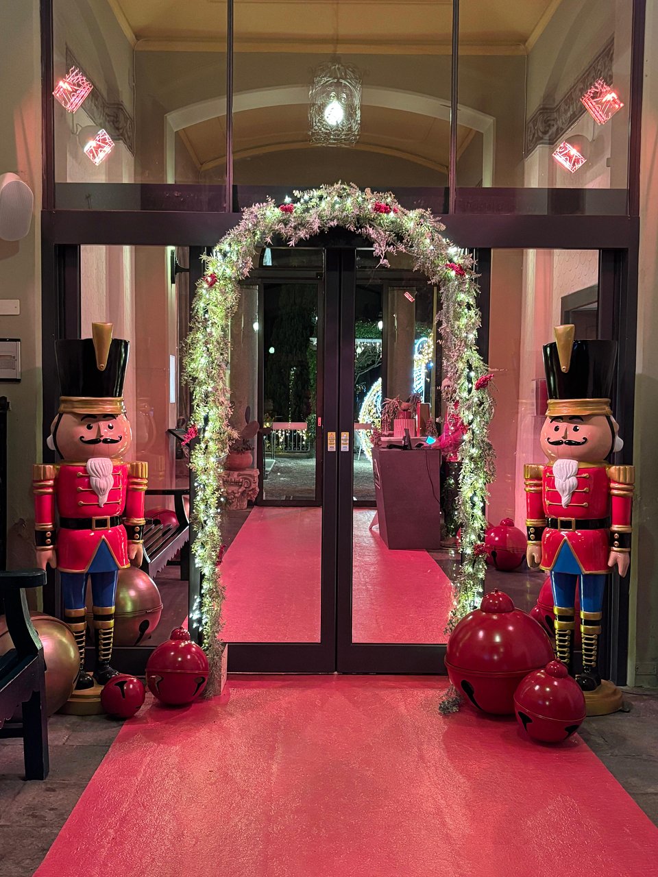 VCCG_Ingresso Villa Cipressi.jpg