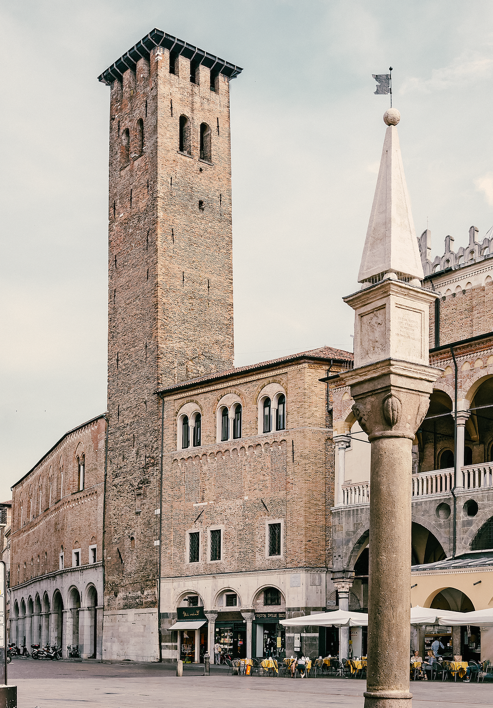 Torre-degli-Anziani-Esterno.png