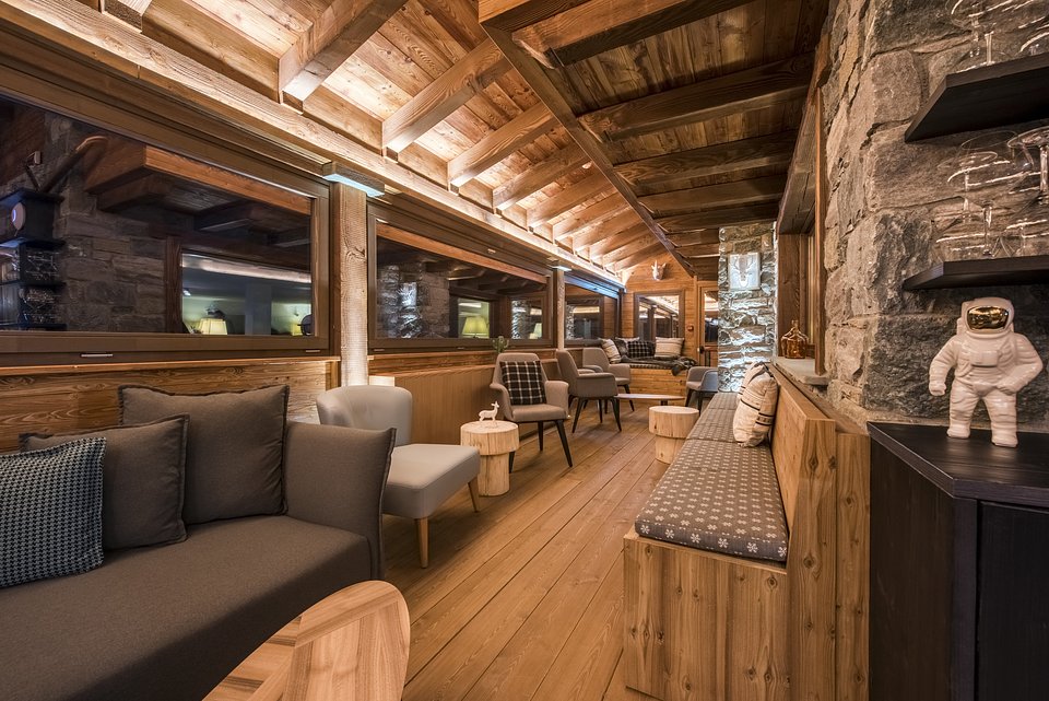 Principe Delle Nevi_interior common area.jpg