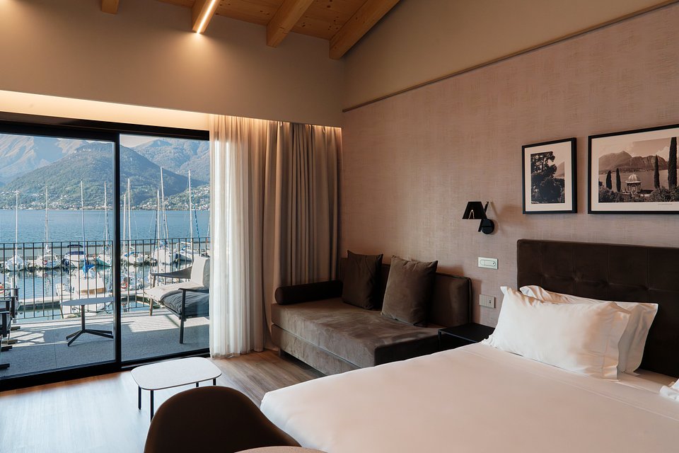 Marina Lodge_Suite Vista Lago (1).jpg
