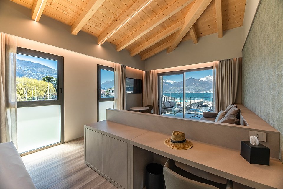 Marina Lodge_Suite Vista Lago (12).jpg