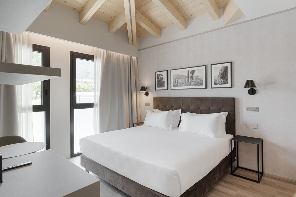 Marina Lodge_Suite Vista Montagna (3).jpg