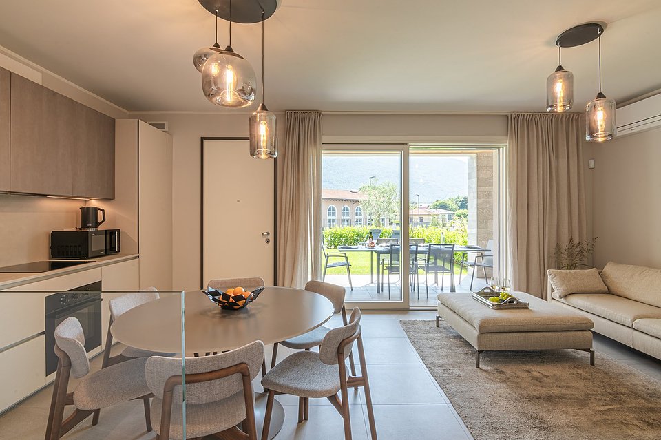 Lago Dorato Apartments (9).jpg