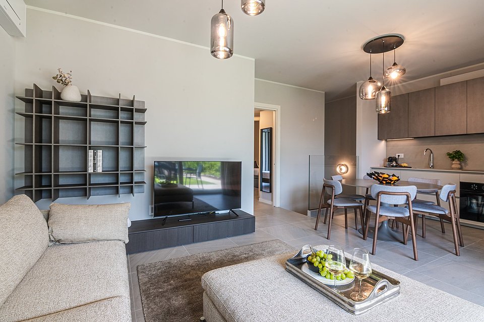 Lago Dorato Apartments (15).jpg