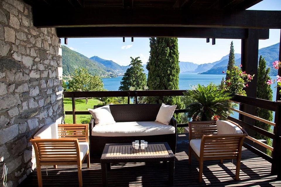 Lago Dorato Villas_Villa Meraviglia (11).jpg