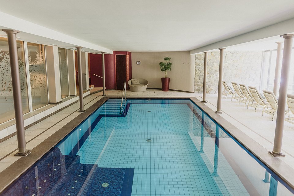 das stachelburg_Piscina interna (2).jpg