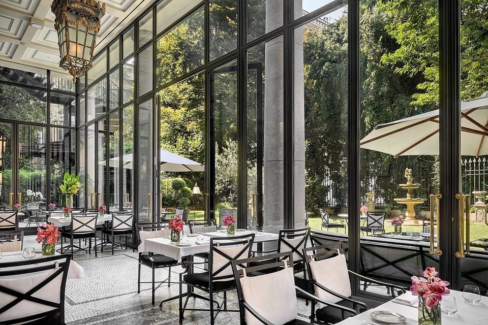 Antoitalia Hospitality_Palazzo Parigi (2).jpg