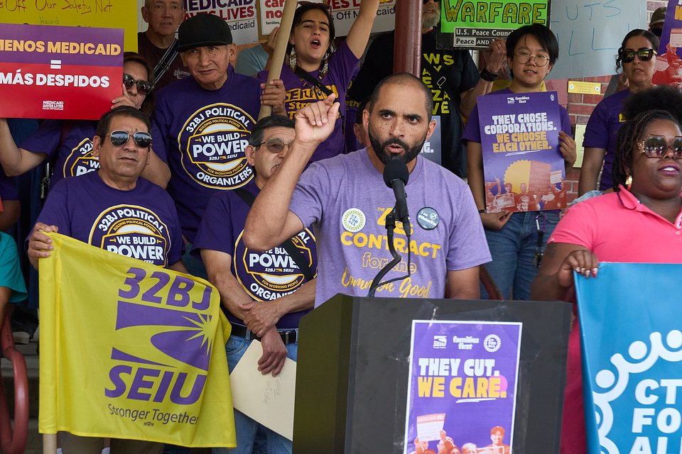 Seth Freeman, President of SEIU 1974 4Cs, addresses the crowd at the start of the event.