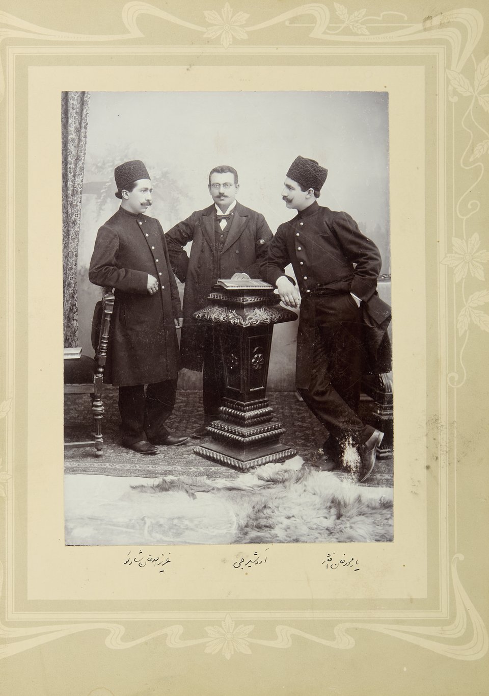 Centre: British Agent Sir Ardeshir Ji Reporter (1865–1932)