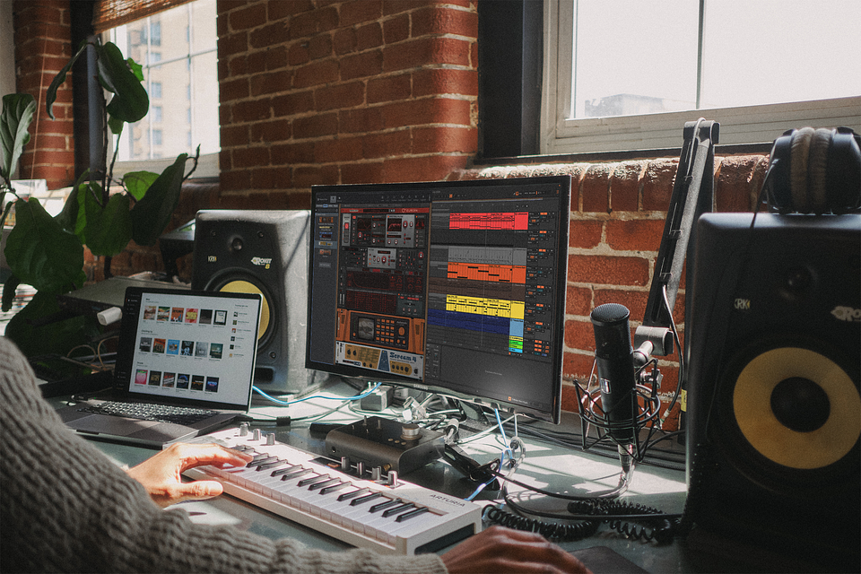 Reason-Photo_Men-6_Ableton 1.png