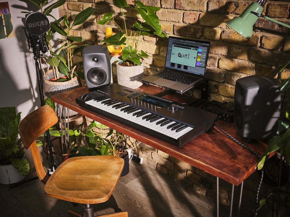 Komplete 15 - studio 1.jpg