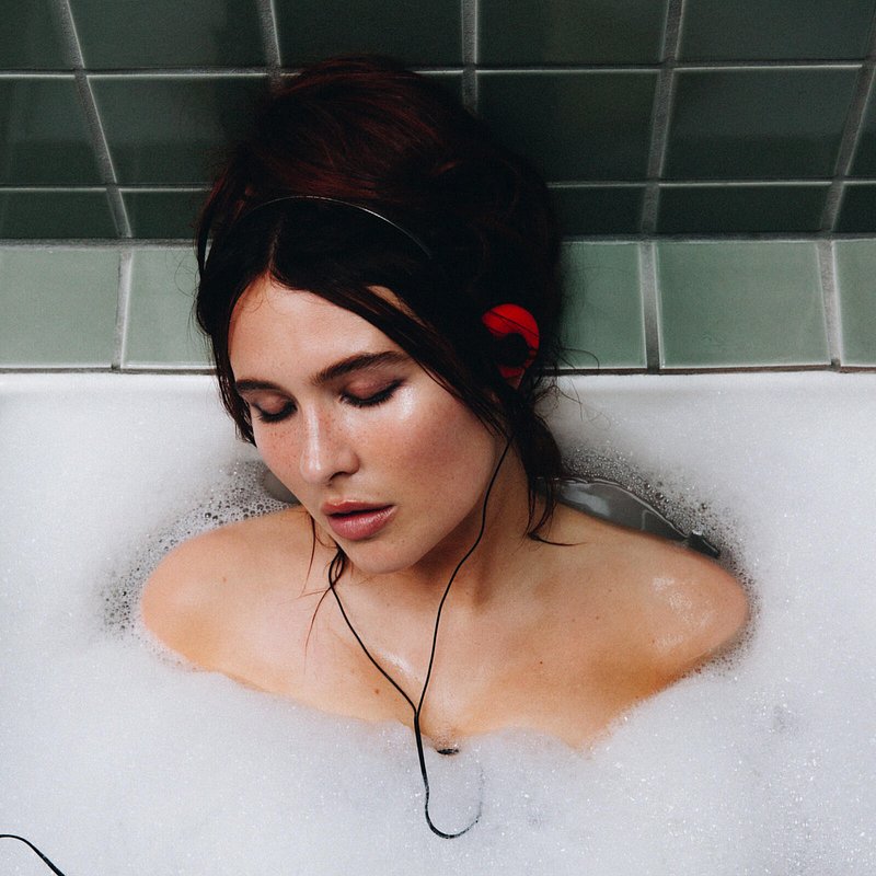 Mimi Webb – You Don’t Look At Me The Same.jpg
