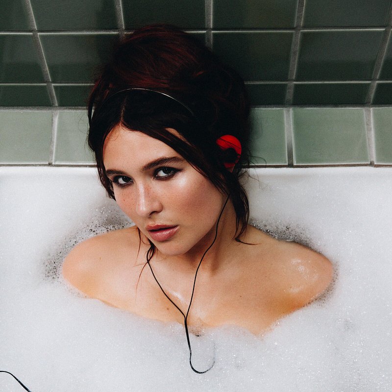 Mimi Webb - Confessions An Unexpected Turn of Events (Deluxe).jpg