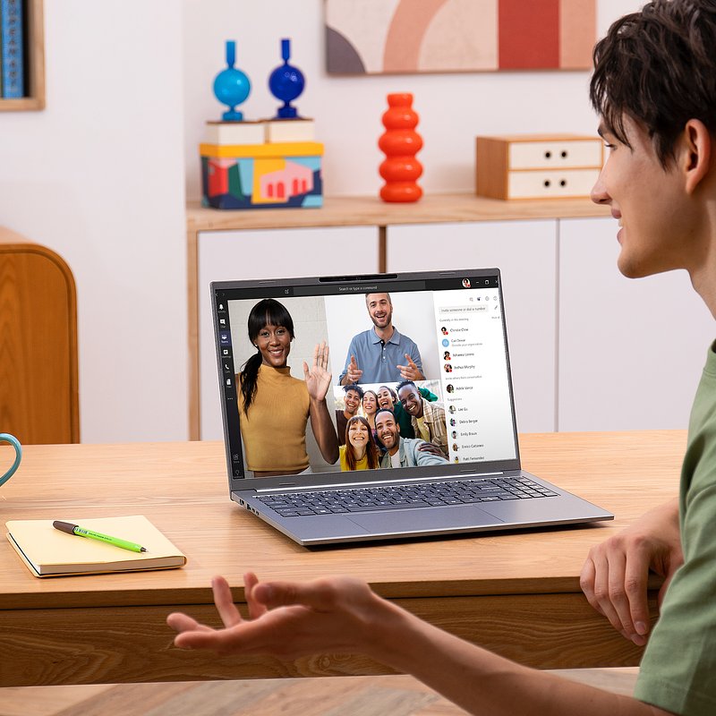 Acer Aspire 14 AI-A14-A71M(T)-Lifestyle-05.jpg