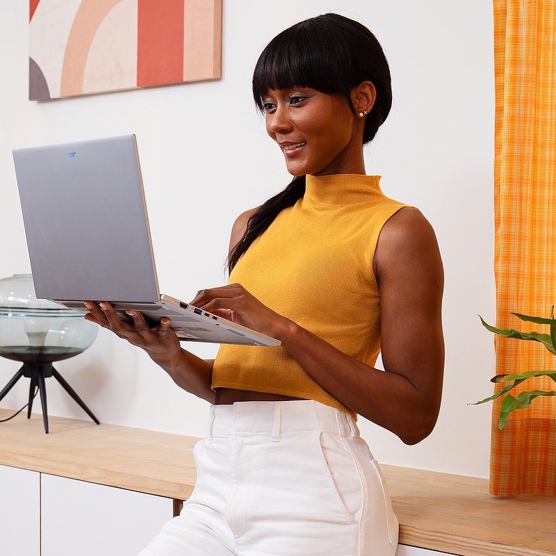 Acer Aspire 14 AI-A14-A71M(T)-Lifestyle-04.jpg