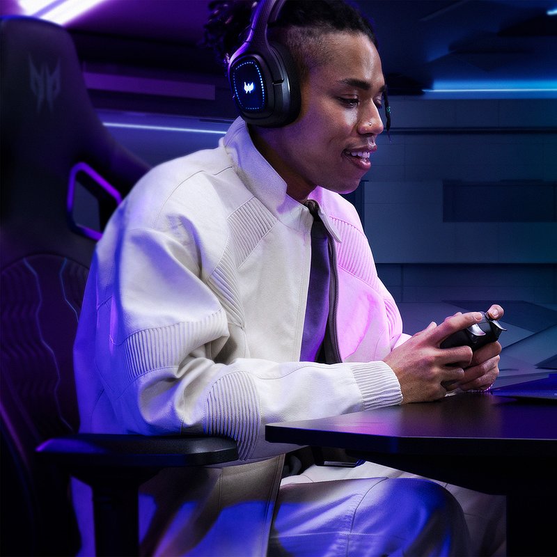 Predator Helios Neo 16S AI-PHN16S-I51-Lifestyle-01.jpg