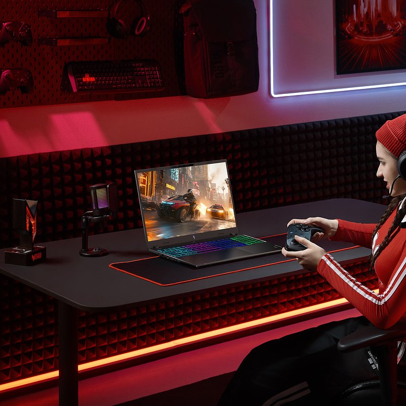 Acer Nitro V 16 AI-ANV16-I51-Lifestyle-02.jpg