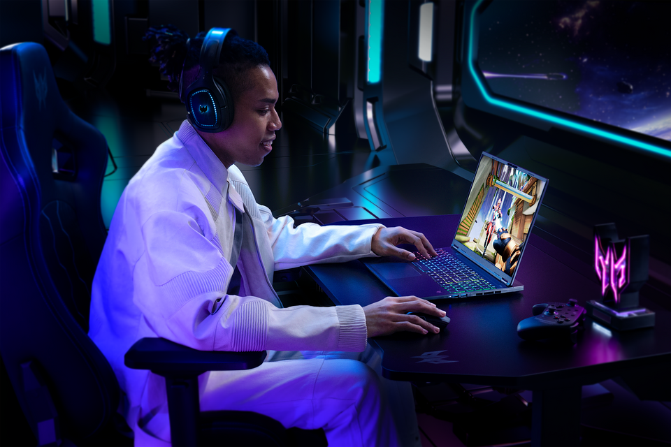 Predator Helios Neo 16S AI_(ftype_arx)_PHN16S-71_Lifestyle_04.png