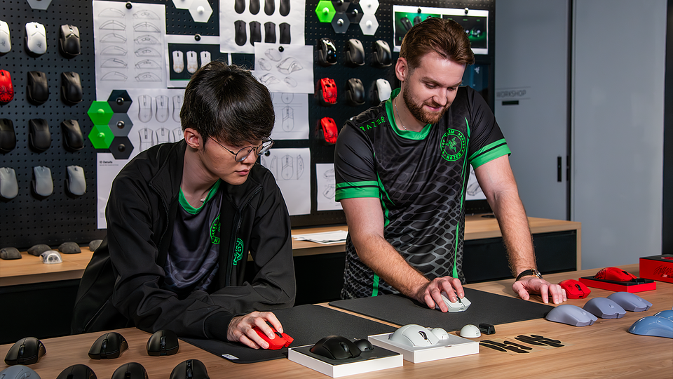Faker and NiKo at Razer's Design Studio.png