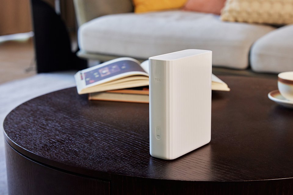 TCL LINKHUB WR5360 - Lifestyle Image (5).jpg