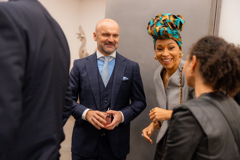 Rafał Brzoska, Omenaa Mensah