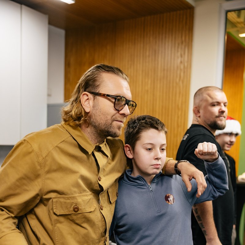 Maciej Kawulski z jednym z podopiecznych.jpg